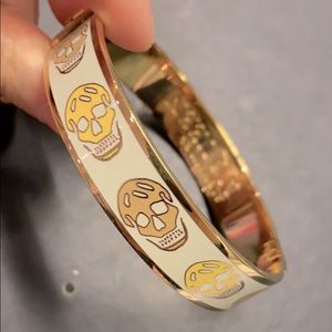 Alexander McQueen White/Gold Enamel Skull Bracelet